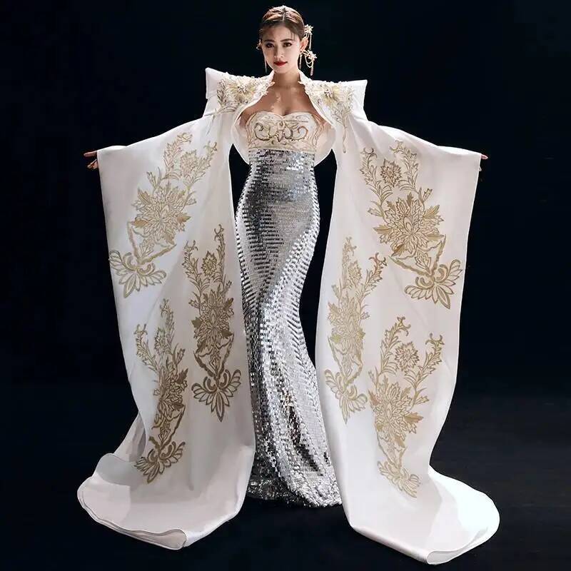 Evening Gown - Formal The Host's Dress Is Dignified,