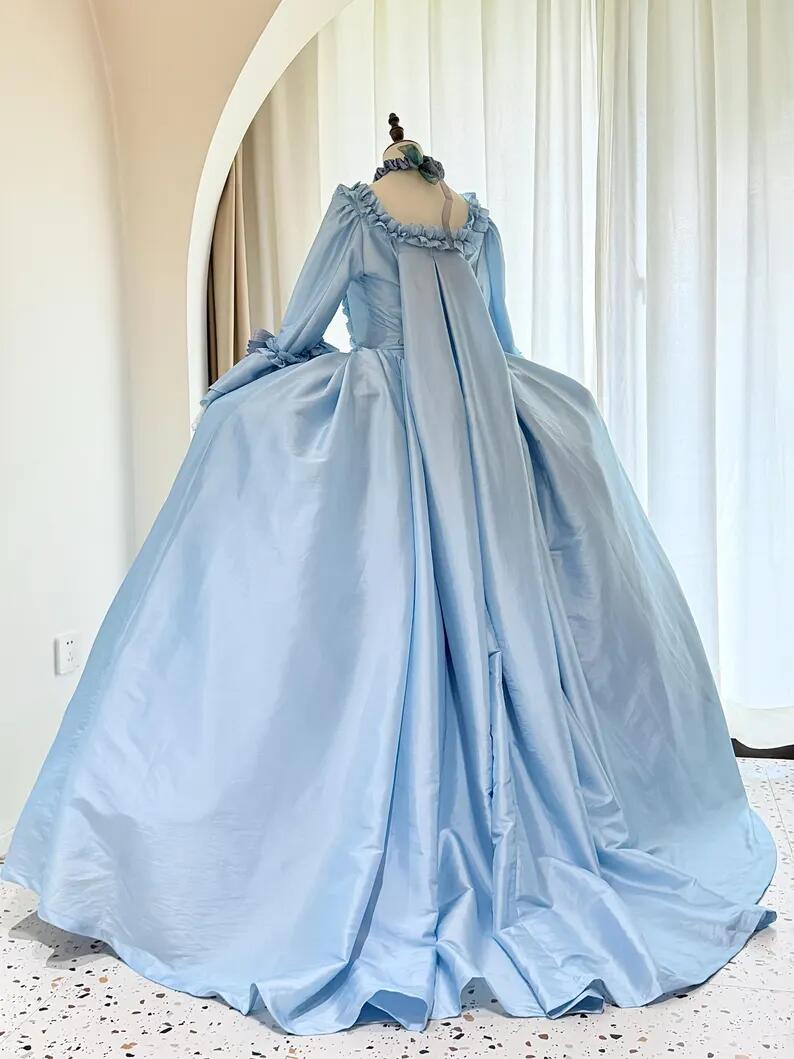 18th Century Rococo Blue Robe  - Evening Gown recension och pris