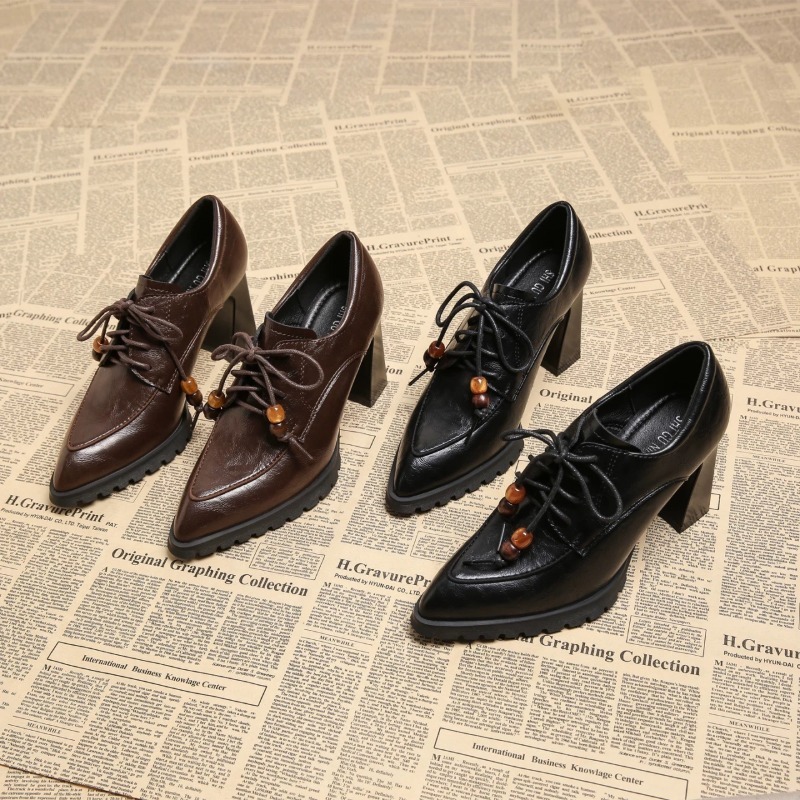 Retro Strappy Deep Mouth Singl - Pump Heel Block recension och pris